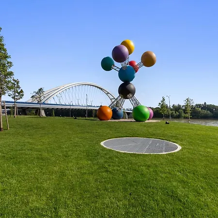 Eurovea Tower 3 River View Apartment Bratislava